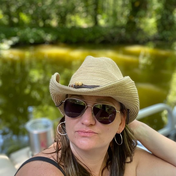 Meet your Posher, Kam - Picture 1 of 1